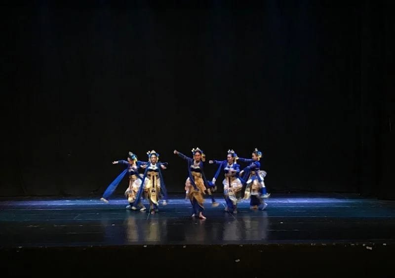 Estafet Gerak Budaya, Unesa Hidupkan Semangat World Dance Day 2026